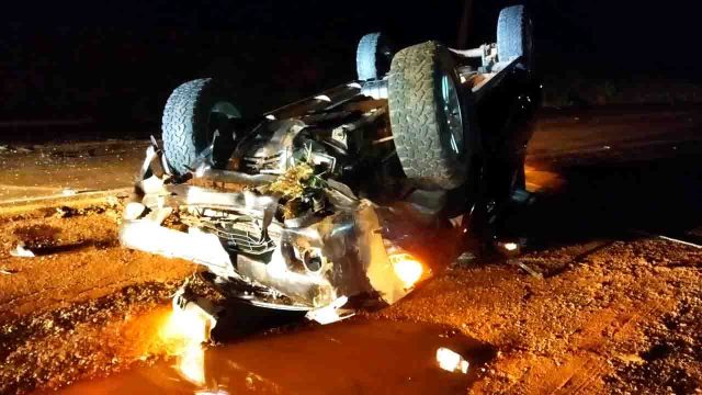 dois ferido capotamento