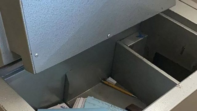 Ladrão arromba residência e furta cofre