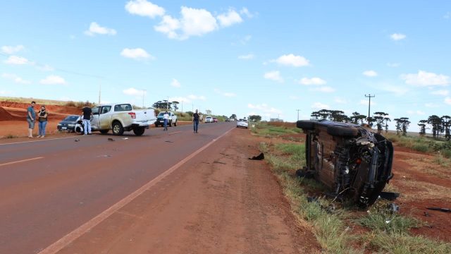 colisão 1 Colisão foi no acesso a estrada do Ouro Verde / Foto: Colaboração/Whatsapp