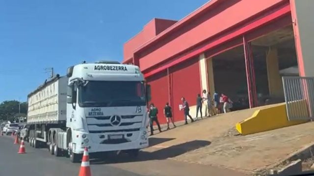 Bombeiros na região de Ivaiporã arrecadam mais de 70 t. para ajudar famílias gaúchas / Foto: Reprodução