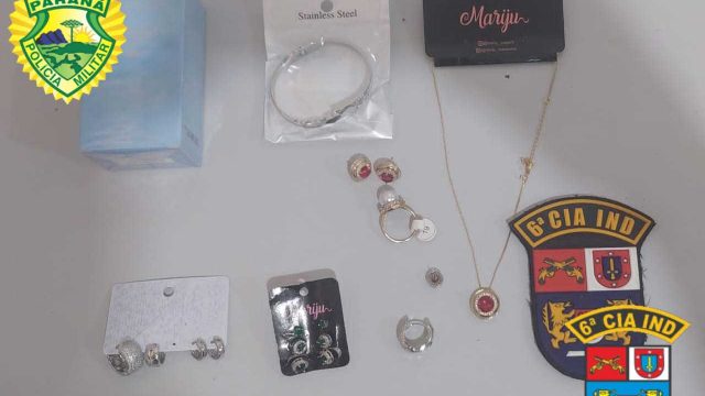 Suspeito foi preso pela PM em um bar / Foto: PMPR