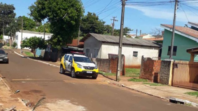 O corpo foi encontrado dentro da residência em Lunardelli