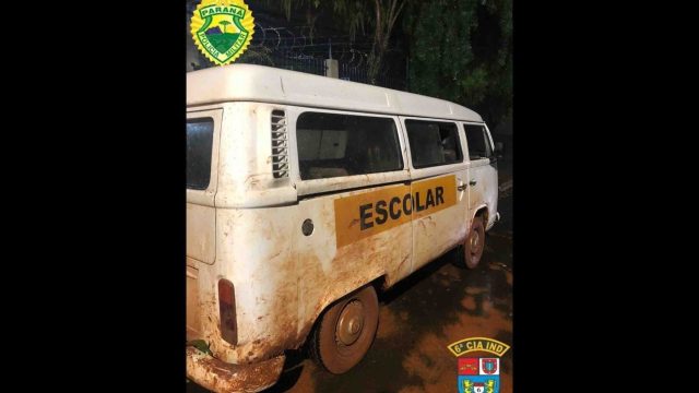 Kombi foi encontrada em um carreador próximo ao entreposto da Coamo