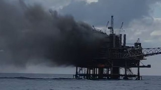 Plataforma de petróleo na Bacia de Campos pegou fogo /  Foto: Reprodução